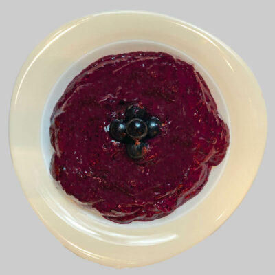 Rohkostmarmelade mit schwarzen Johannisbeeren ohne Kochen und künstlichen Zuckerzusatz