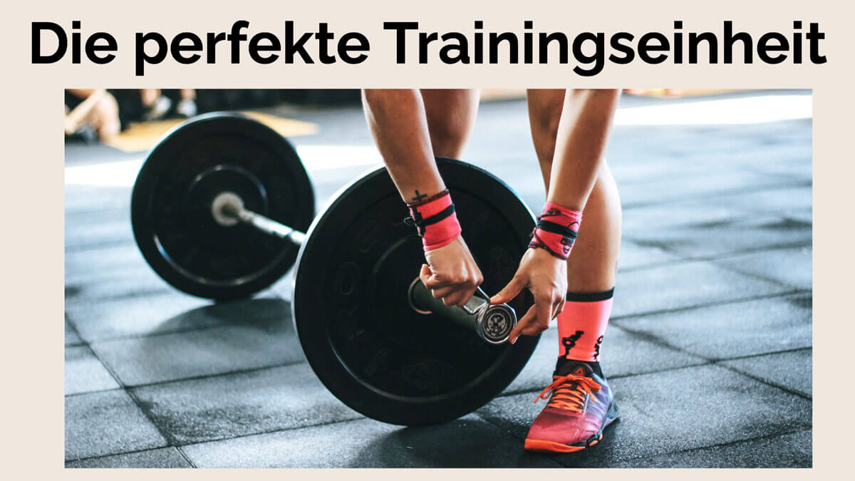 Erfahre, wie du die Reihenfolge der Übungen innerhalb deiner Trainingseinheit aufbauen solltest, um bestmöglich Muskeln aufzubauen