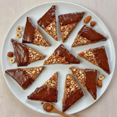 vegane, glutenfreie, zuckerfreie Nussecken als gesundes Rohkost-Rezept